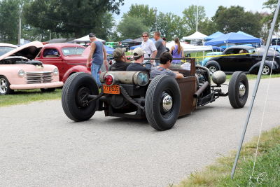 Ground scraping Ford rat rod