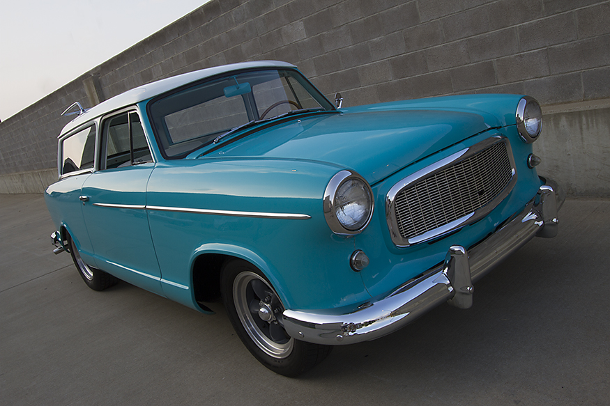 Betty's front 3/4 view.