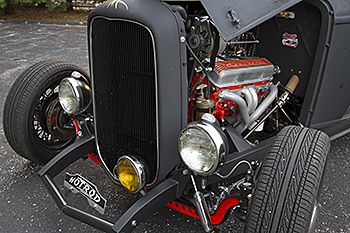 Front disc brakes on Marie's 32 Ford